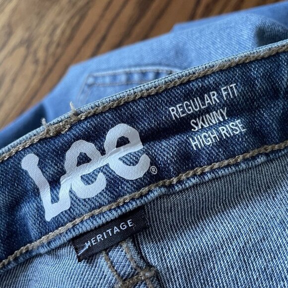 Lee Wmn 22M Pacific Blue MedWash High Rise Regular Fit Buton Fly Skinny Jean NWT - Picture 12 of 14